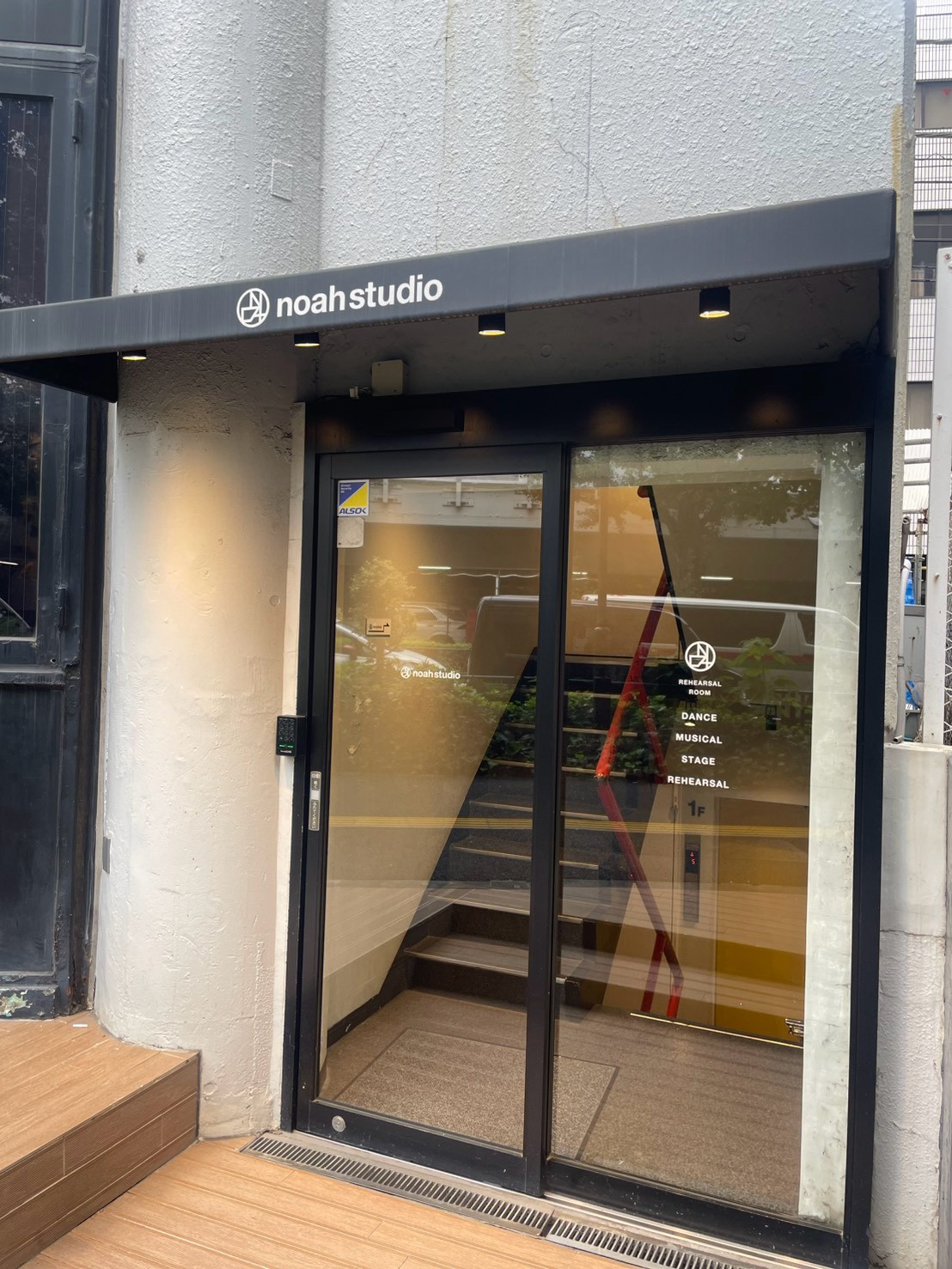 NOAH STUDIO 代々木店の入口